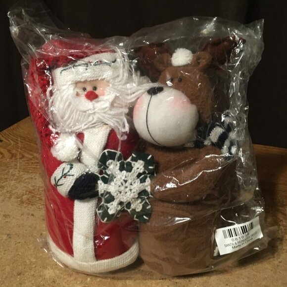 SANTA + REINDEER PLUSH HOLDING SNOWFLAKE TOGETHER VANSON INTL - Picture 1 of 9